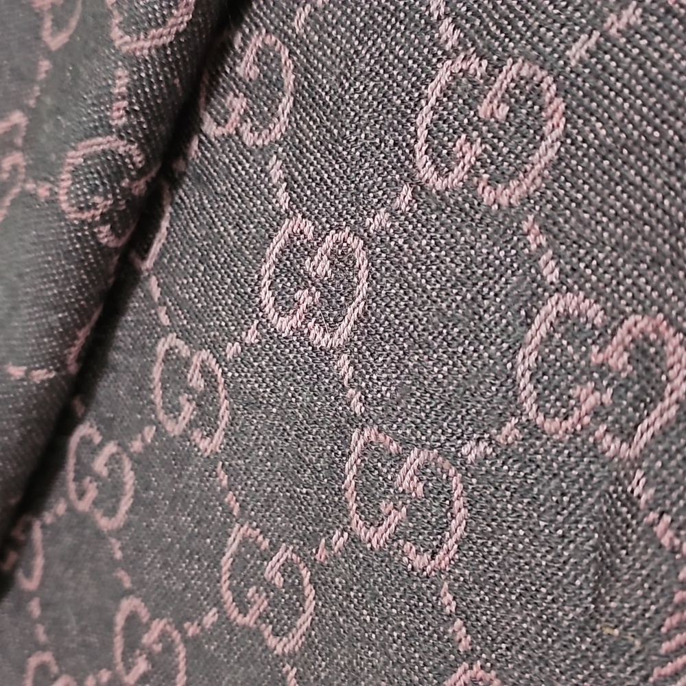 💥Authentic Gucci Scarf - Picture 5 of 7